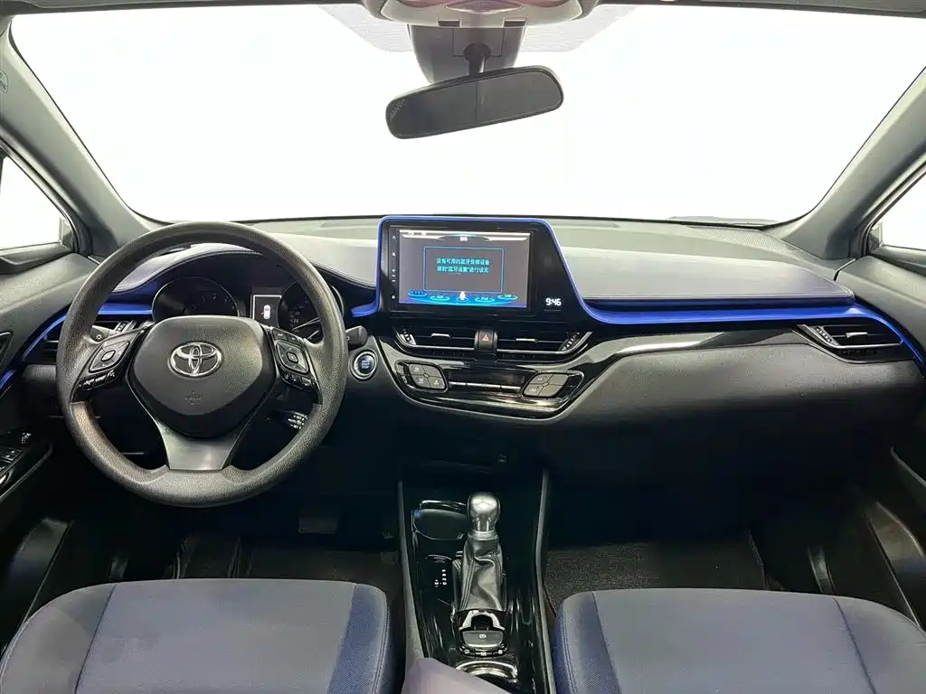 Toyota C-HR 2019 — фото 5