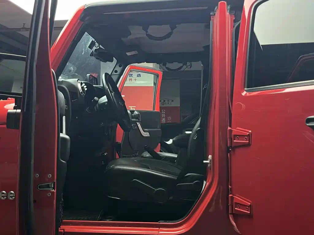 Jeep Wrangler 2018 — фото 22