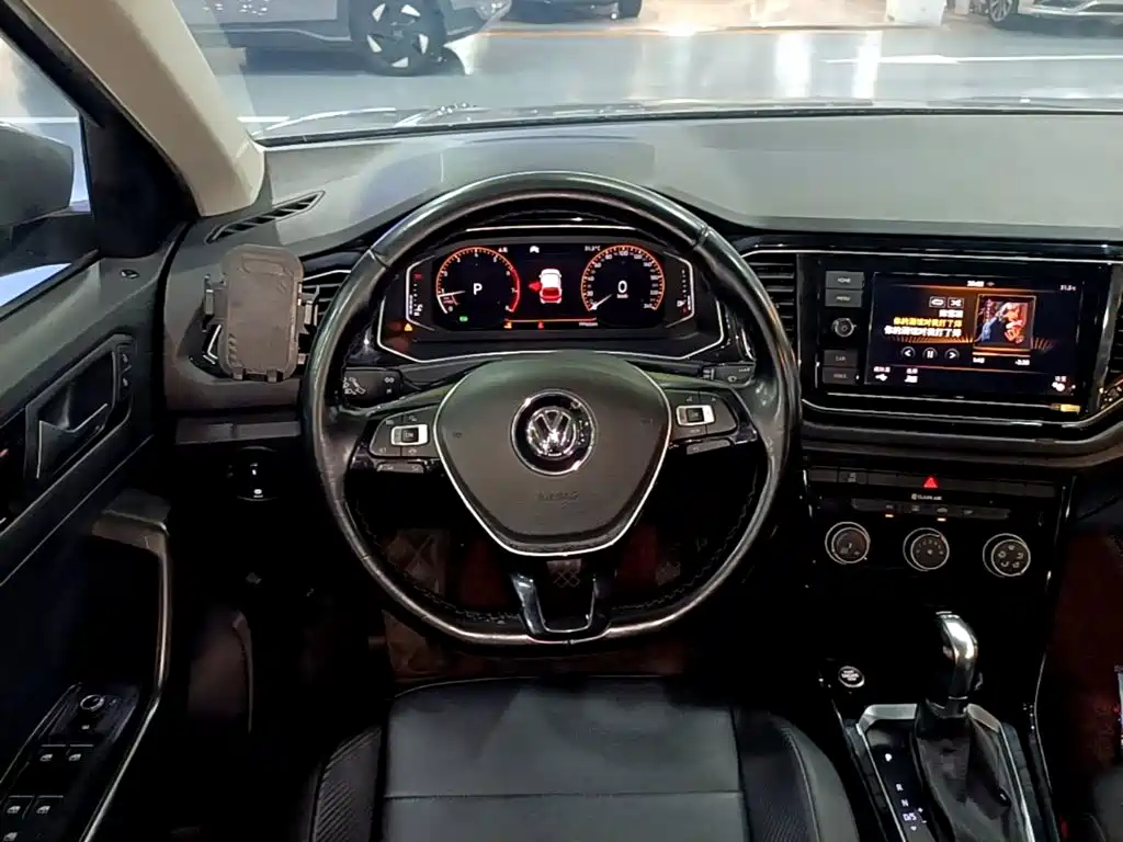 Volkswagen T-Roc 2020 — фото 11