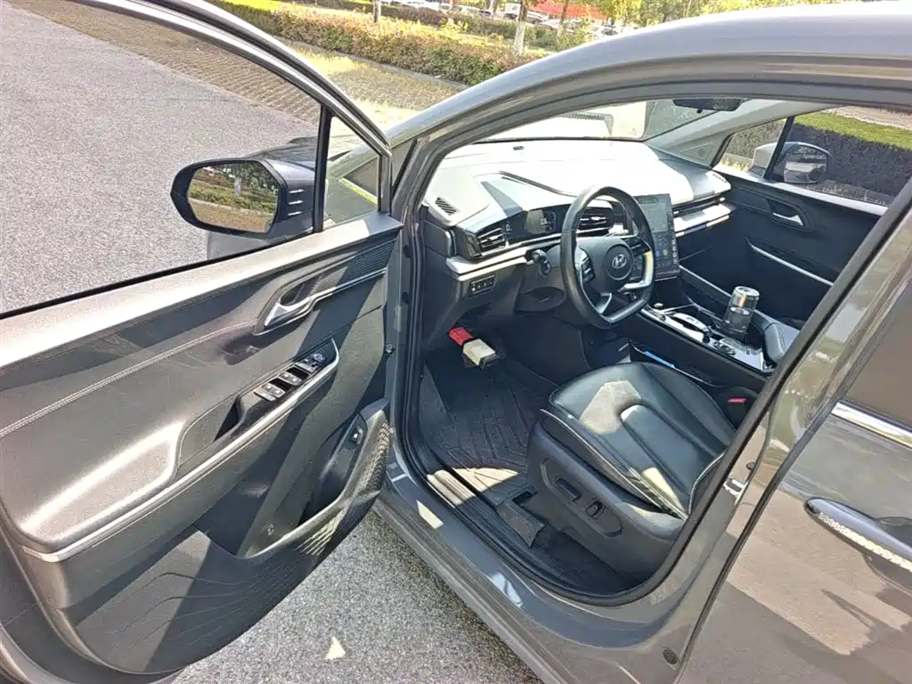 Hyundai Custo 2023 — фото 16