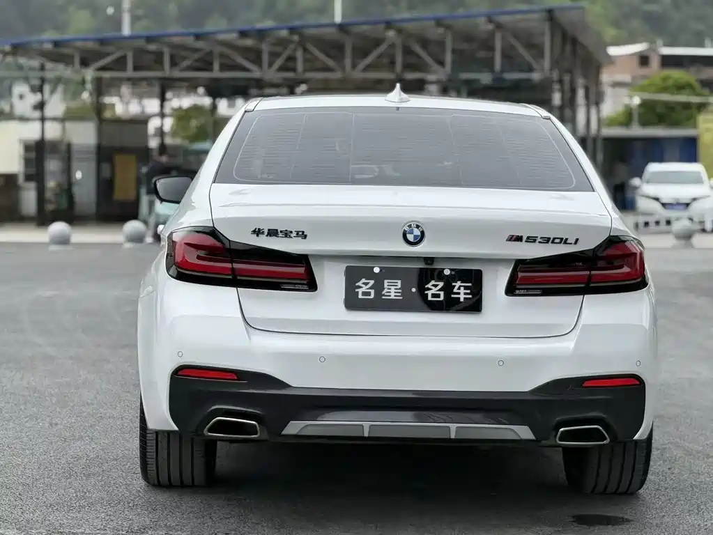 BMW 5 Series 2023 — фото 18