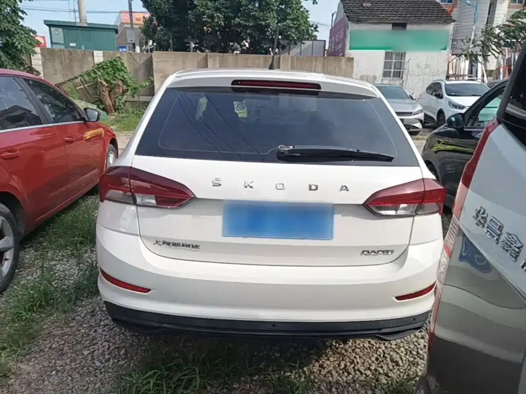 Skoda Rapid Spaceback 2020 — фото 6