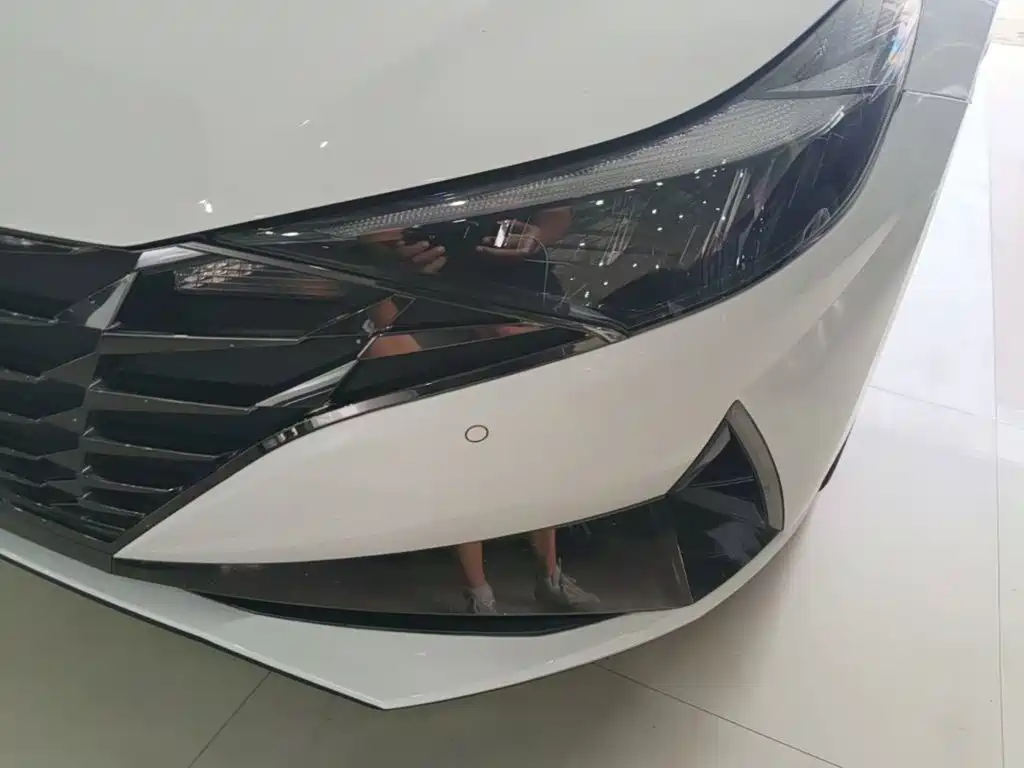 Hyundai Elantra 2021 — фото 24