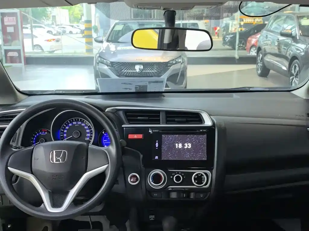 Honda Fit 2016 — фото 10