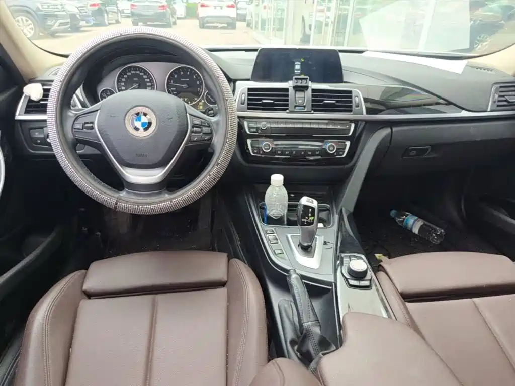 BMW 3 Series 2018 — фото 10