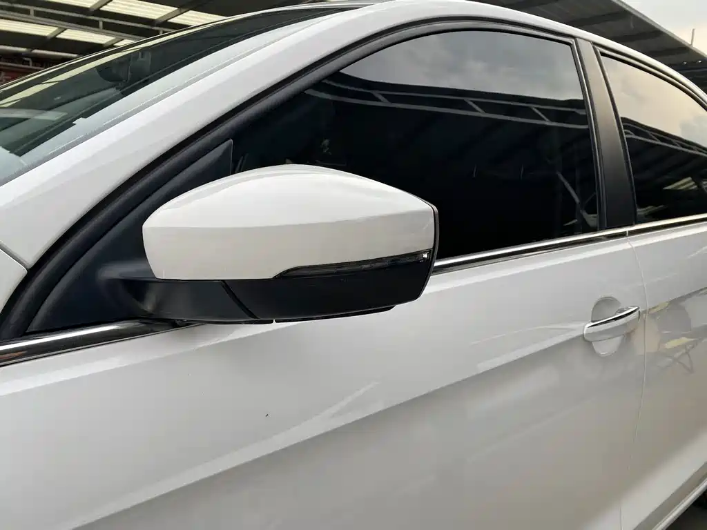 Volkswagen Jetta 2017 — фото 12