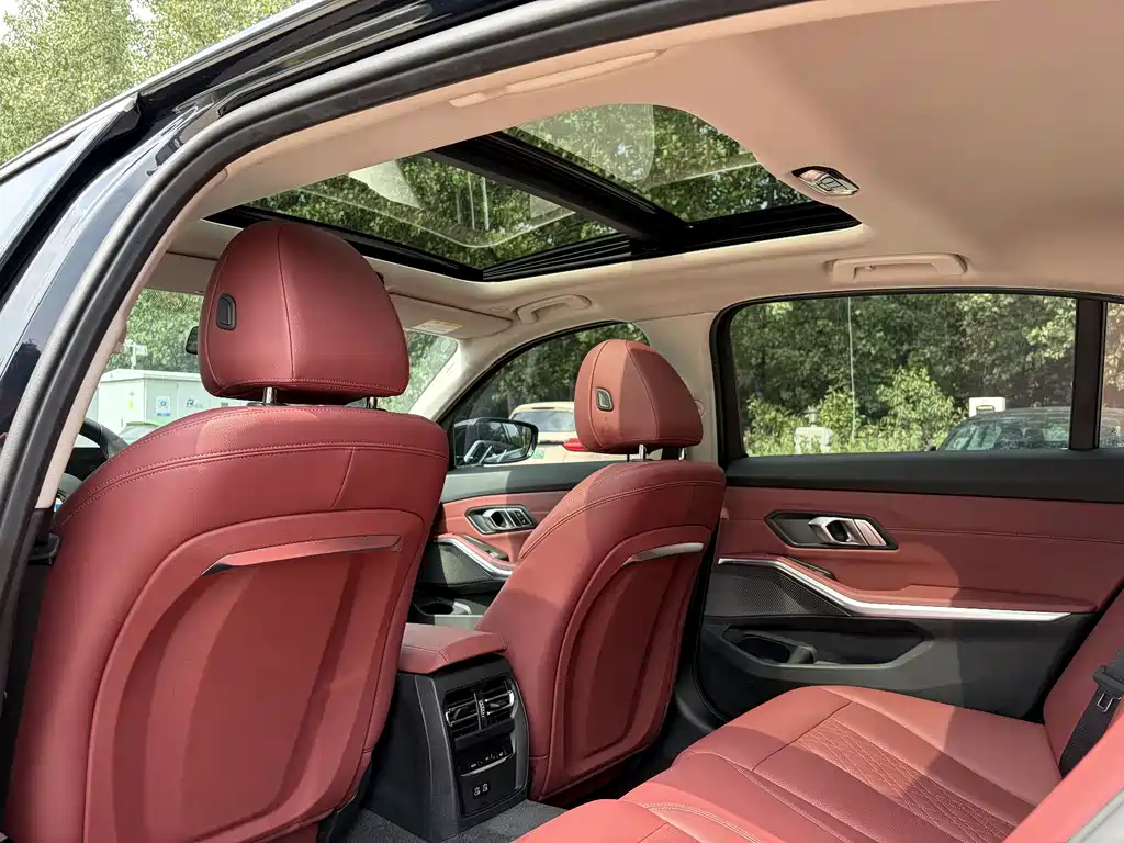 BMW 3 Series 2025 — фото 13