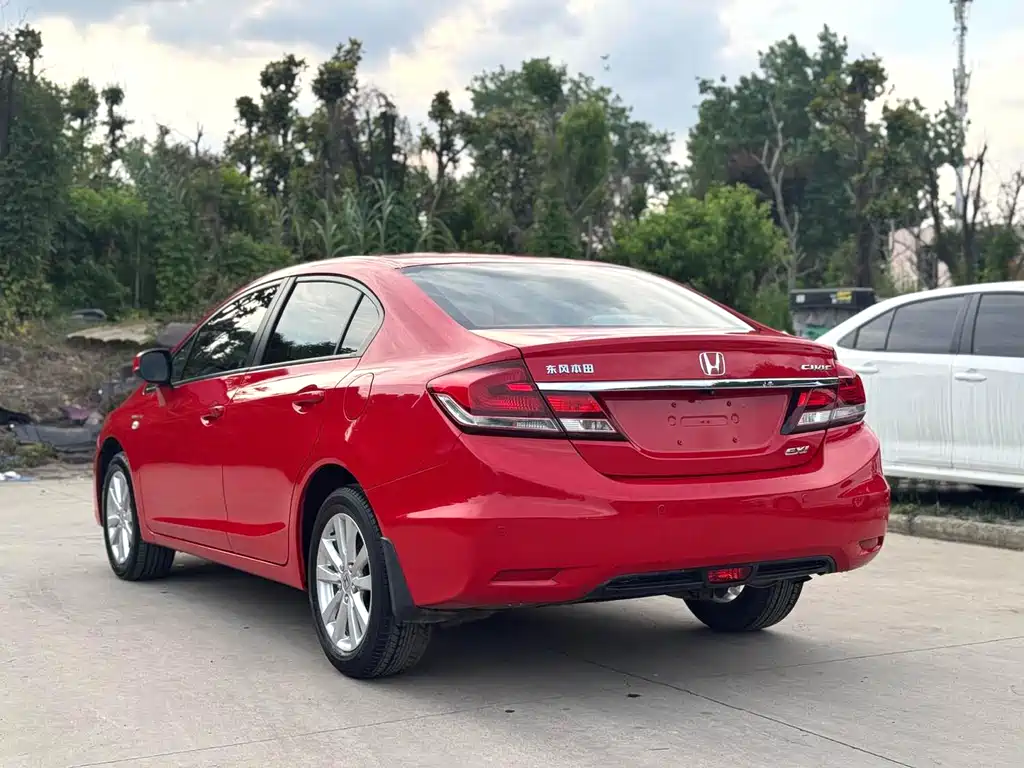 Honda Civic 2015 — фото 14