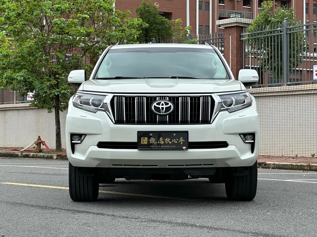 Toyota Prado 2018 — фото 2