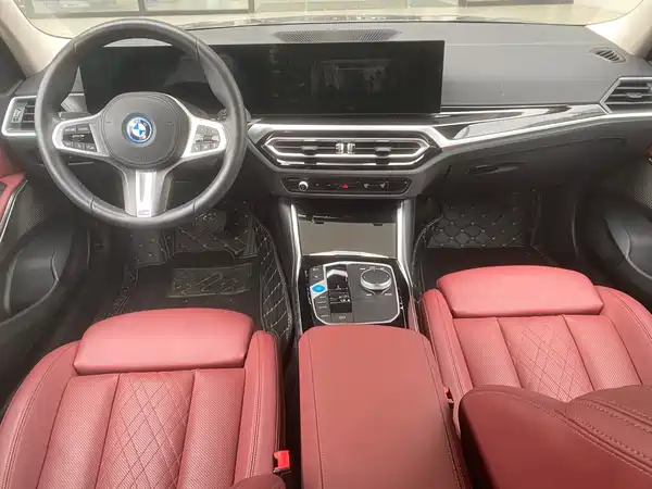 BMW i3 2024
