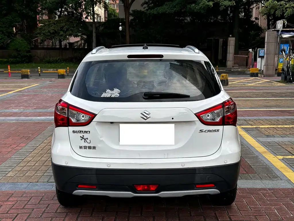Suzuki S-Cross 2014