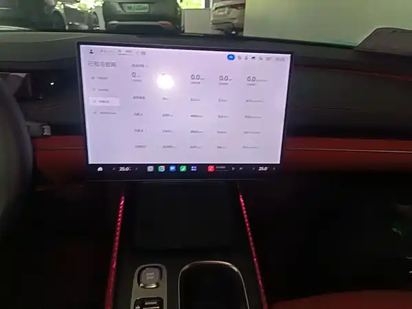Xiaomi SU7 2025