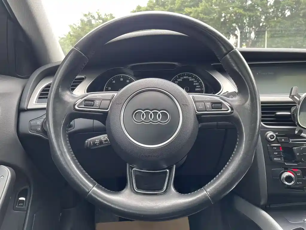 Audi A4L 2016 — фото 15