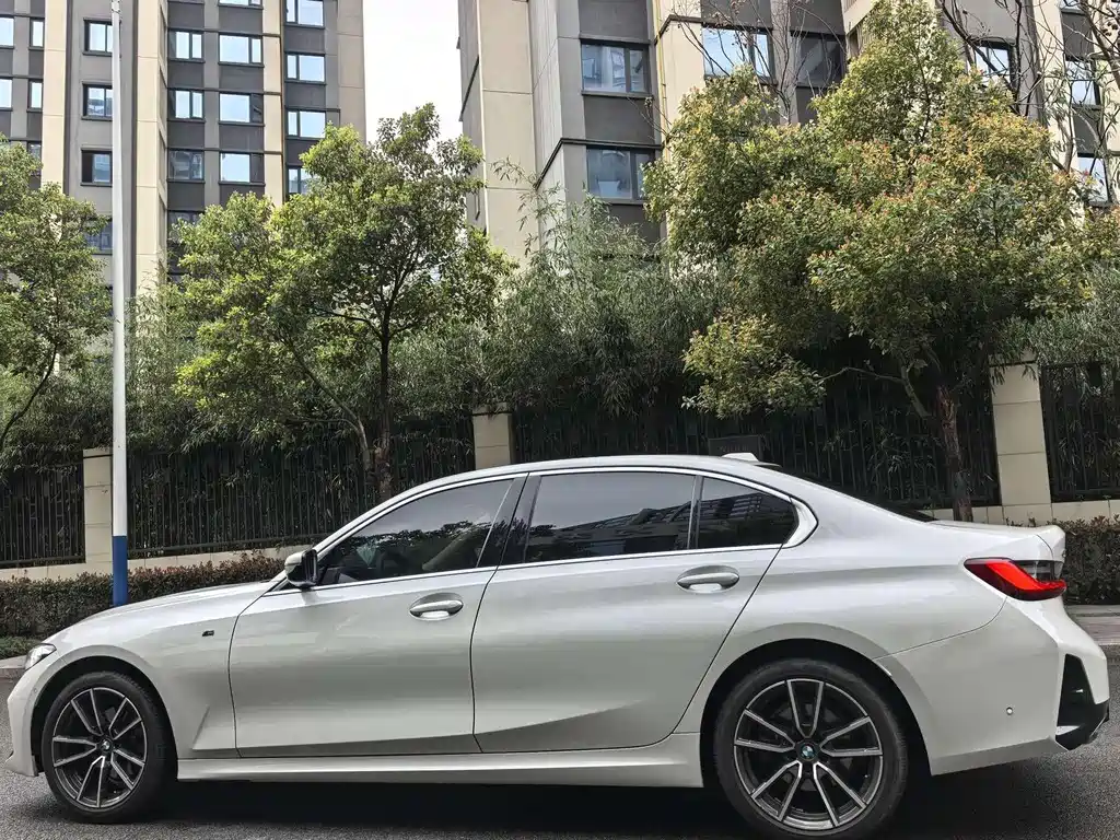 BMW 3 Series 2023 — фото 13