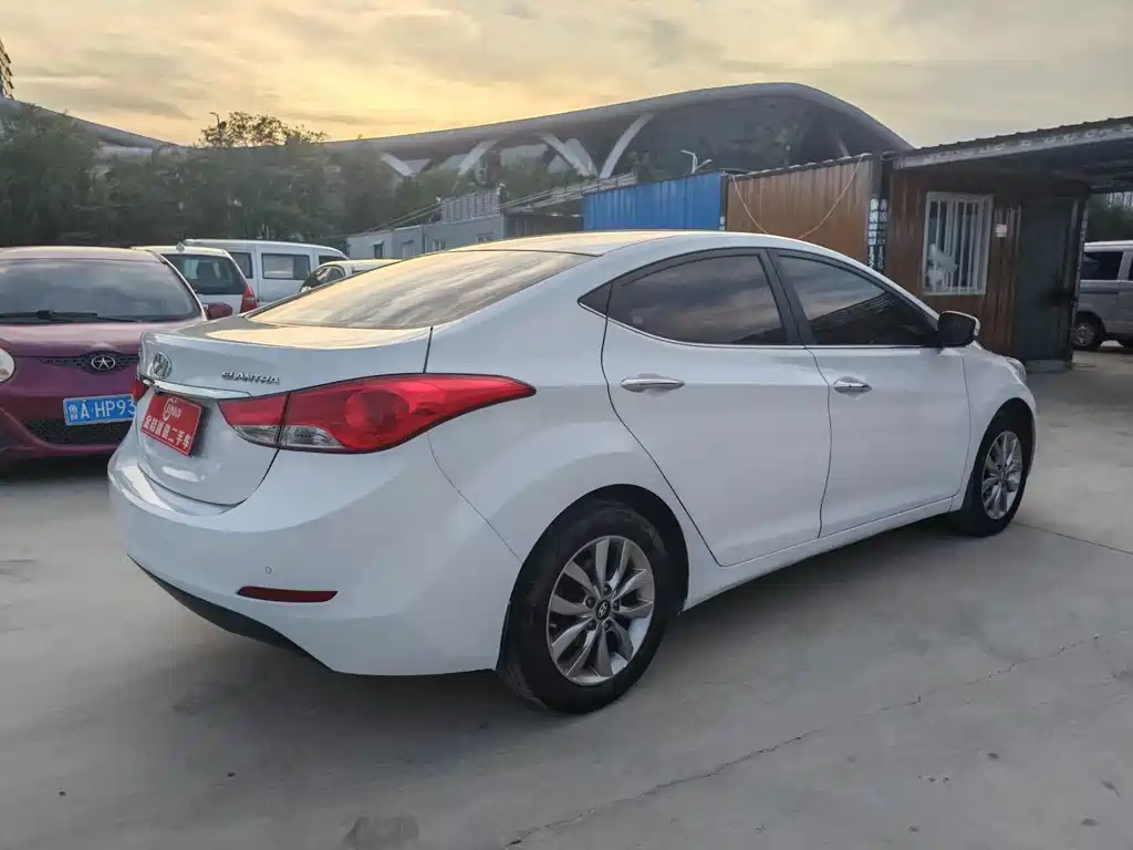 Hyundai Elantra 2016