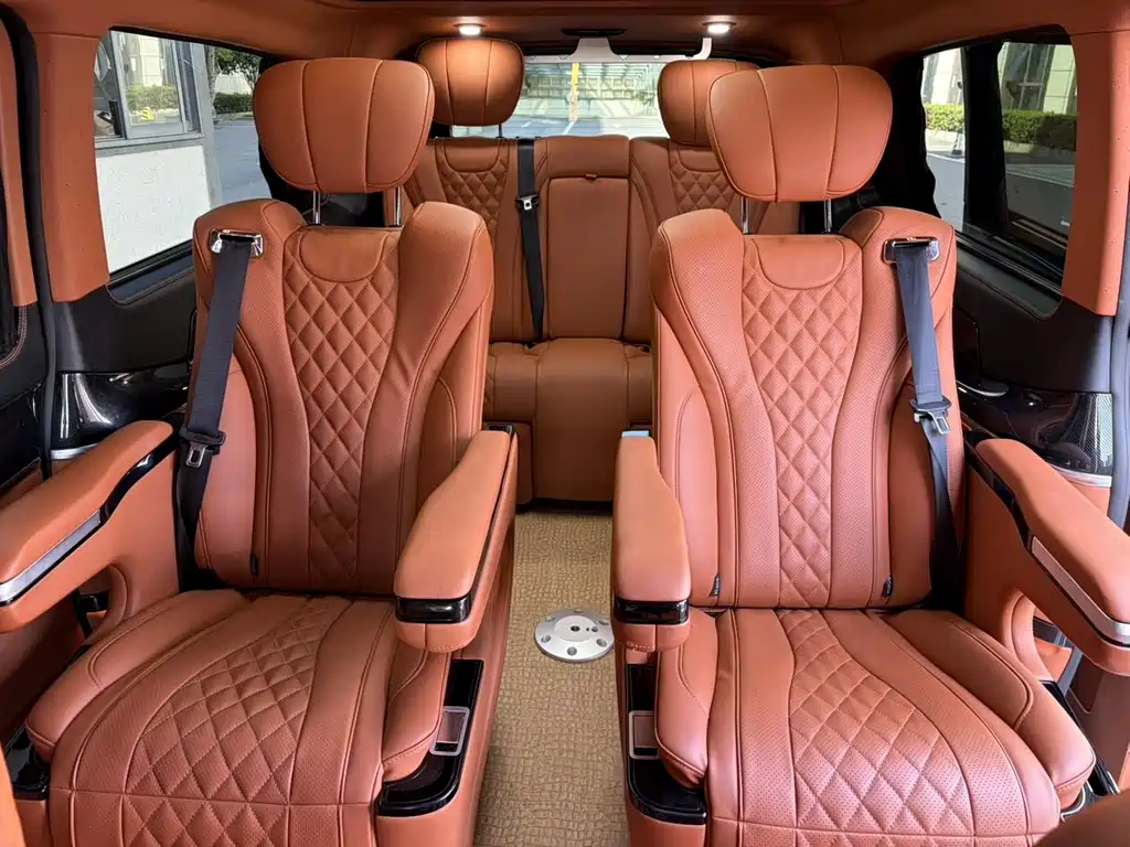 Mercedes-Benz V-Class 2023 — фото 4