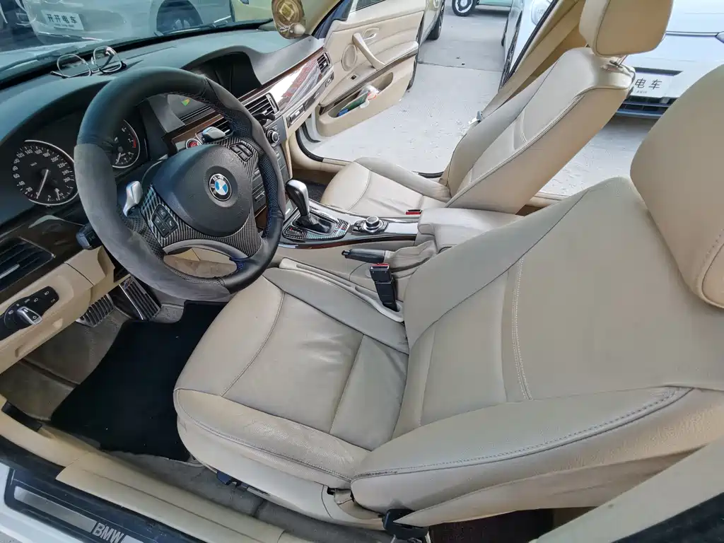 BMW 3 Series 2010 — фото 11