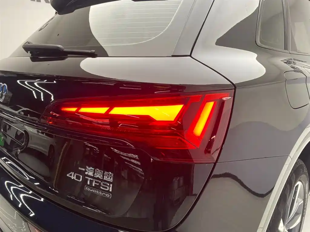 Audi Q5L 2023 — фото 10