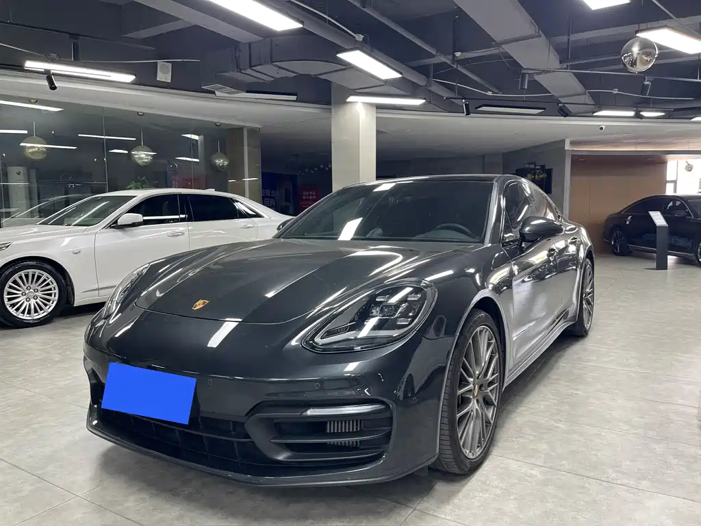 Porsche Panamera 2023 — фото 1