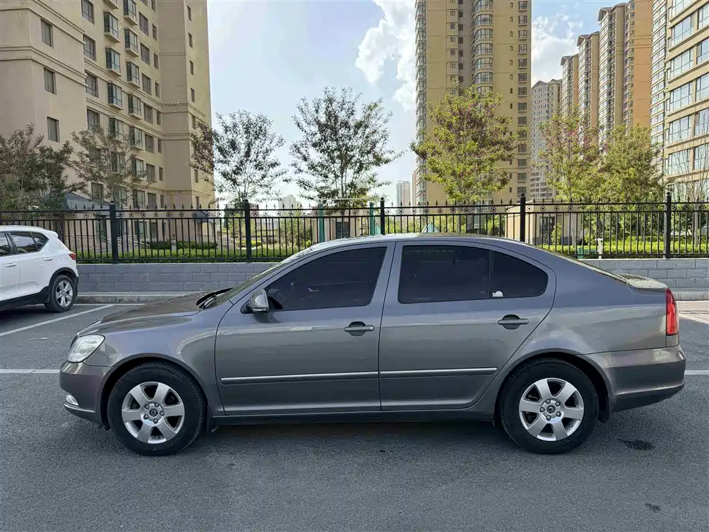 Skoda Octavia 2013 — фото 12