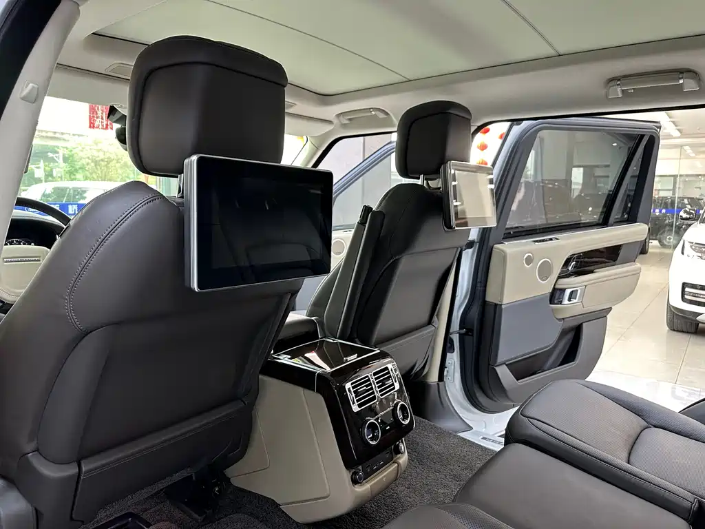 Land Rover Range Rover 2021 — фото 14