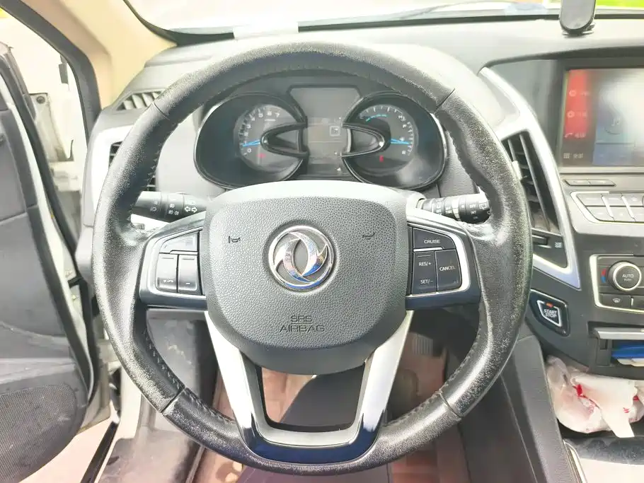 Dongfeng Fengshen AX7 2016 — фото 15