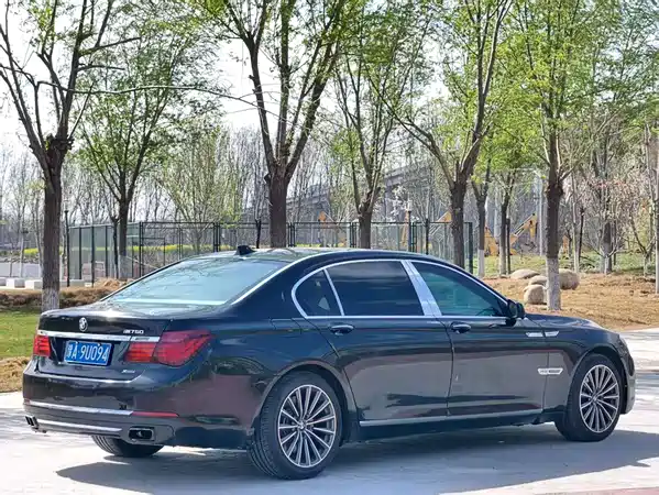 BMW 7 Series 2011