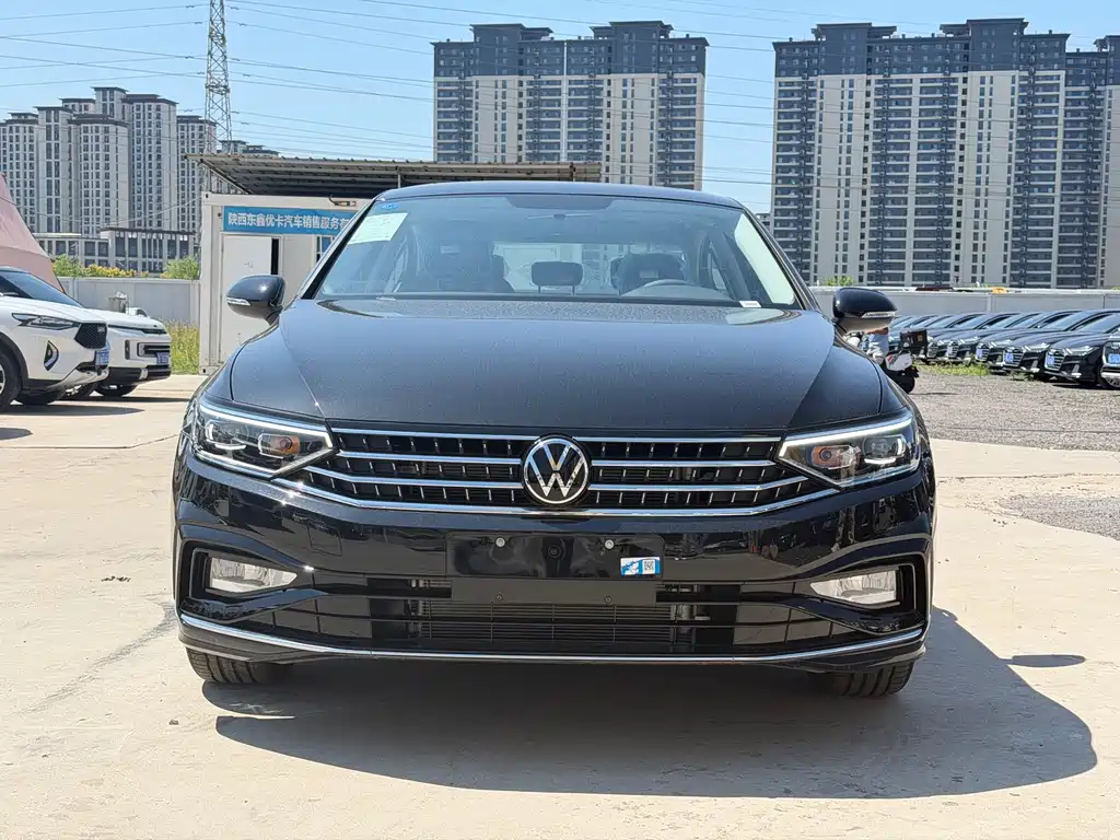Volkswagen Magotan 2025