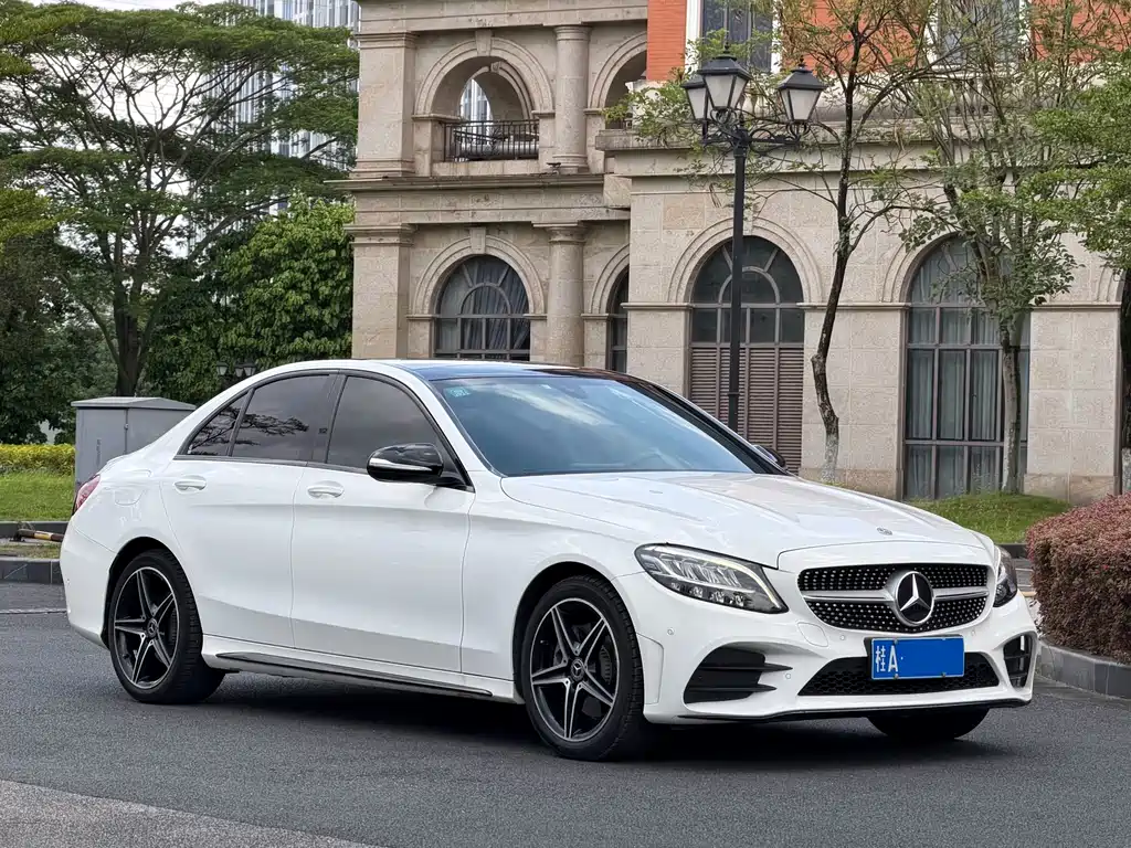 Mercedes-Benz C-Class 2019 — фото 15