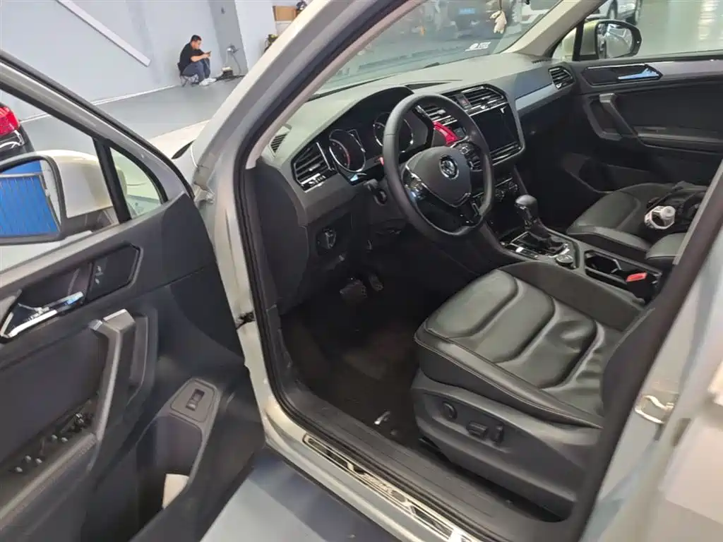 Volkswagen Tiguan L 2019 — фото 16