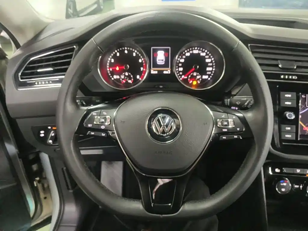 Volkswagen Tiguan L 2019 — фото 11