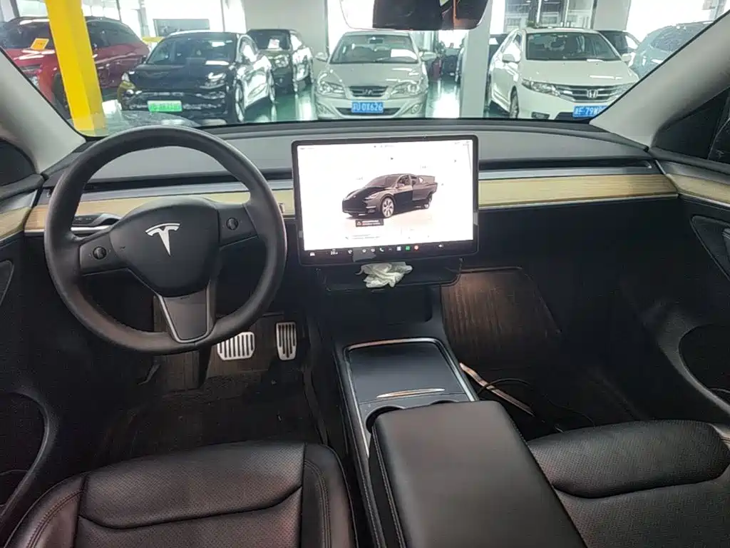 Tesla Model Y 2022 — фото 10