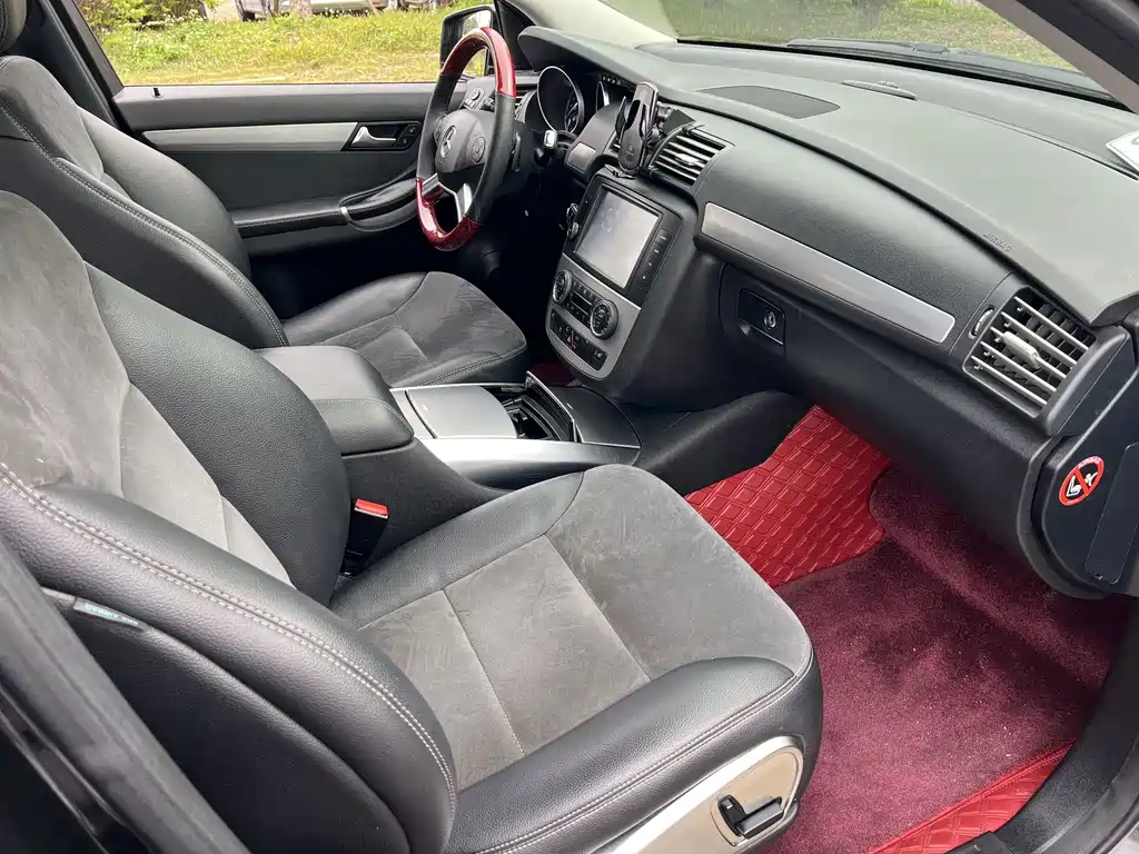 Mercedes-Benz R-Class 2016 — фото 15