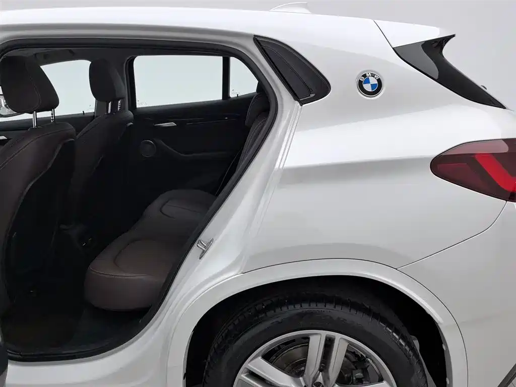 BMW X2 2023 — фото 15