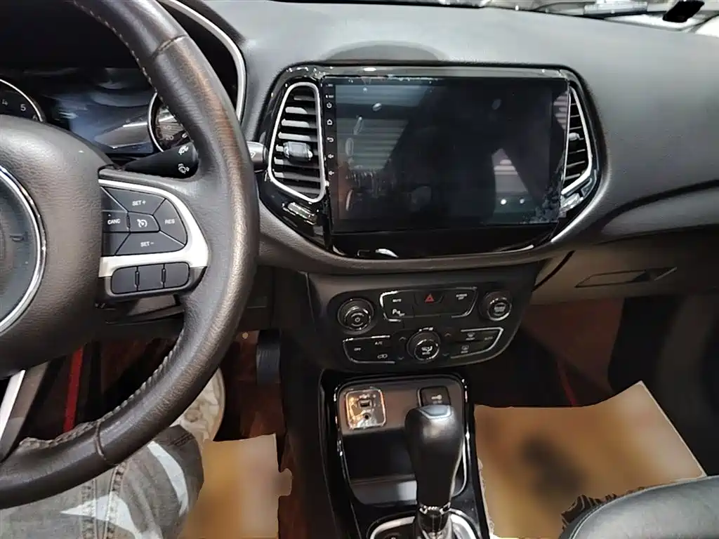 Jeep Compass 2020 — фото 10