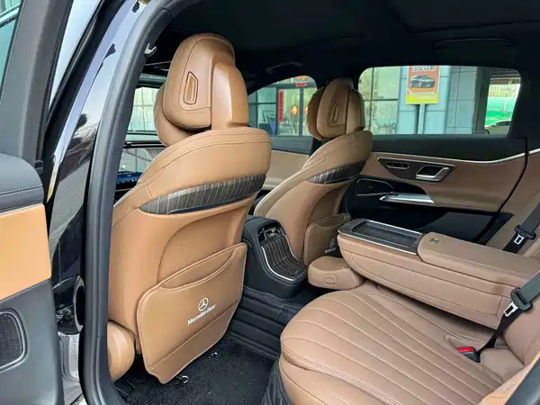 Mercedes-Benz E-Class 2024