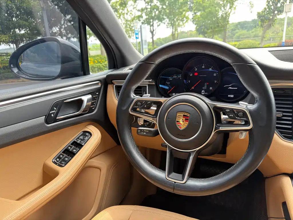 Porsche Macan 2018 — фото 20