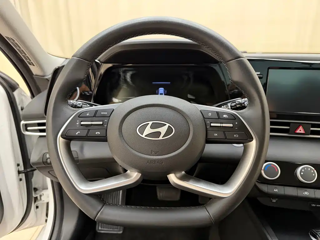 Hyundai Elantra 2024 — фото 10