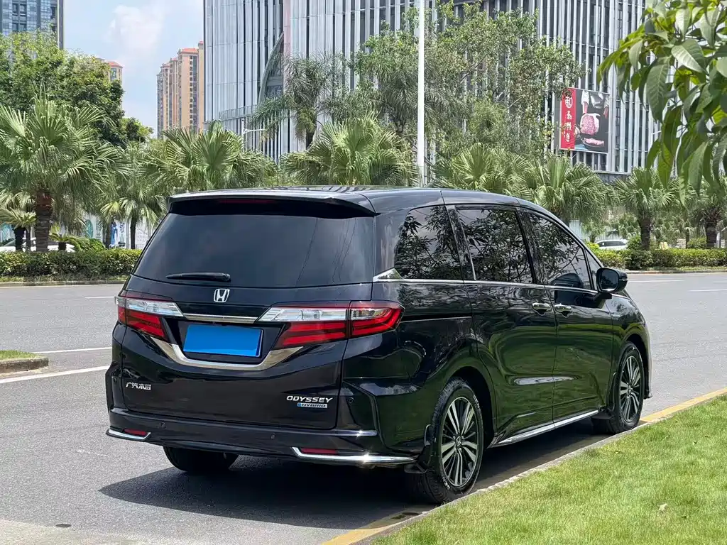Honda Odyssey 2019 — фото 15