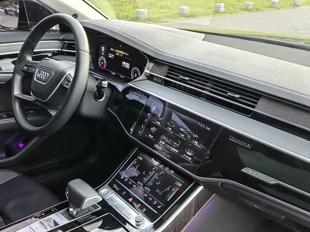 Audi A8 2019 — фото 11