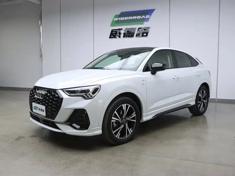Audi Q3 Sportback 2022 — фото 1