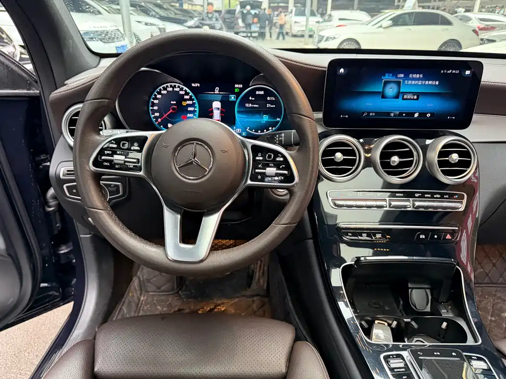 Mercedes-Benz GLC 2022 — фото 13