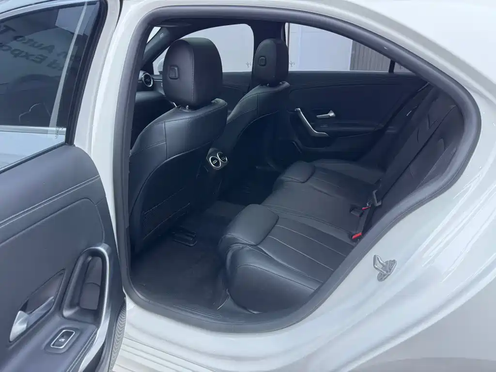 Mercedes-Benz A-Class 2022 — фото 15