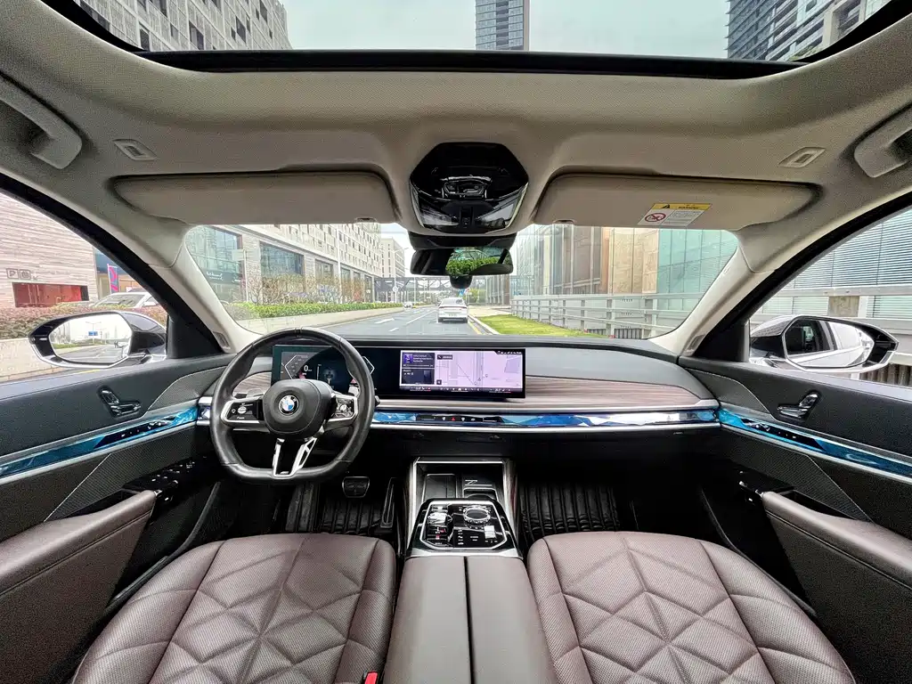 BMW 7 Series 2023 — фото 11