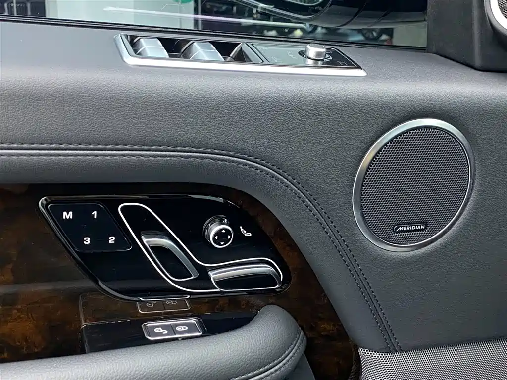 Land Rover Range Rover 2020 — фото 22