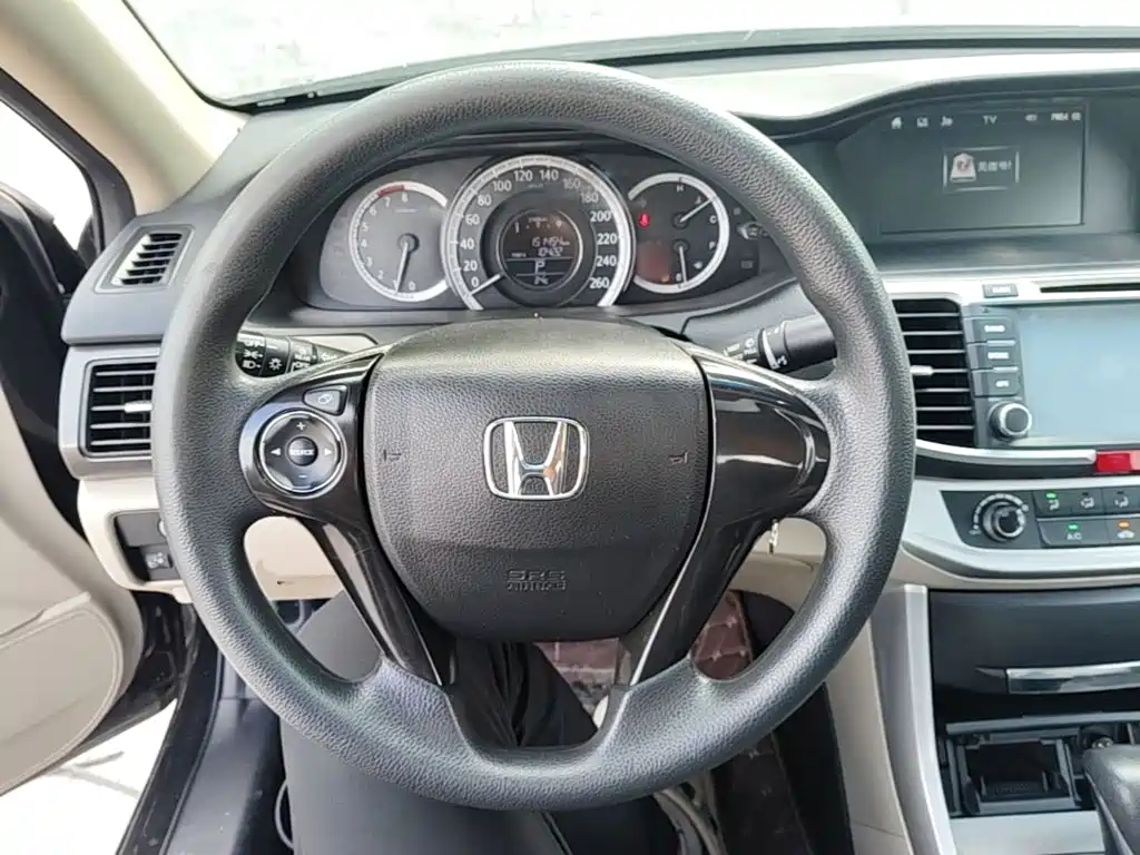 Honda Accord 2015 — фото 11