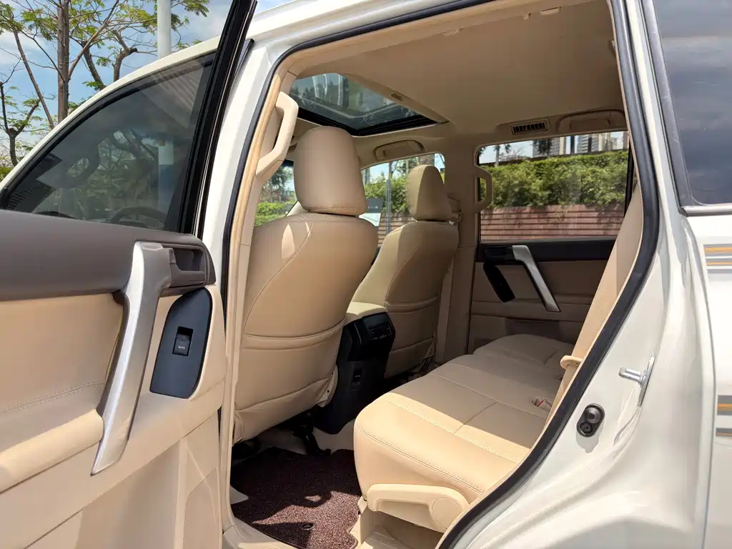 Toyota Prado 2019 — фото 7