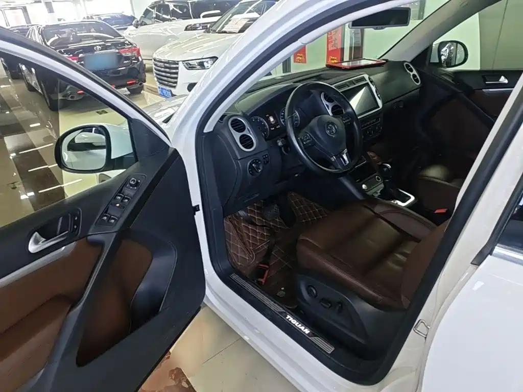 Volkswagen Tiguan 2015 — фото 12