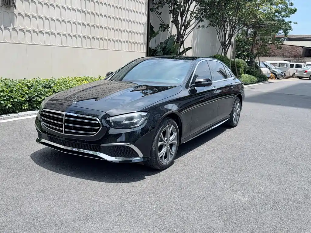 Mercedes-Benz E-Class 2022 — фото 1