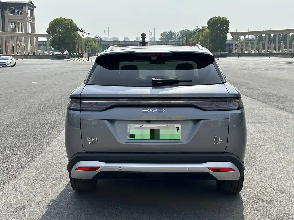 BYD L DM-i 2025 — фото 10